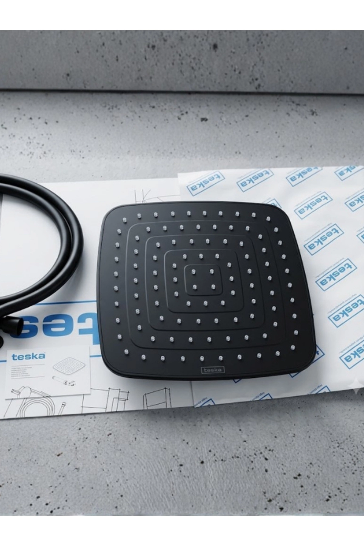 Eca Tiera Siyah Banyo Bataryası & Teska Paslanmaz Robot Duş Seti